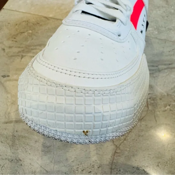 Nike Women's AF1 Sneakers - Picture 7 of 8